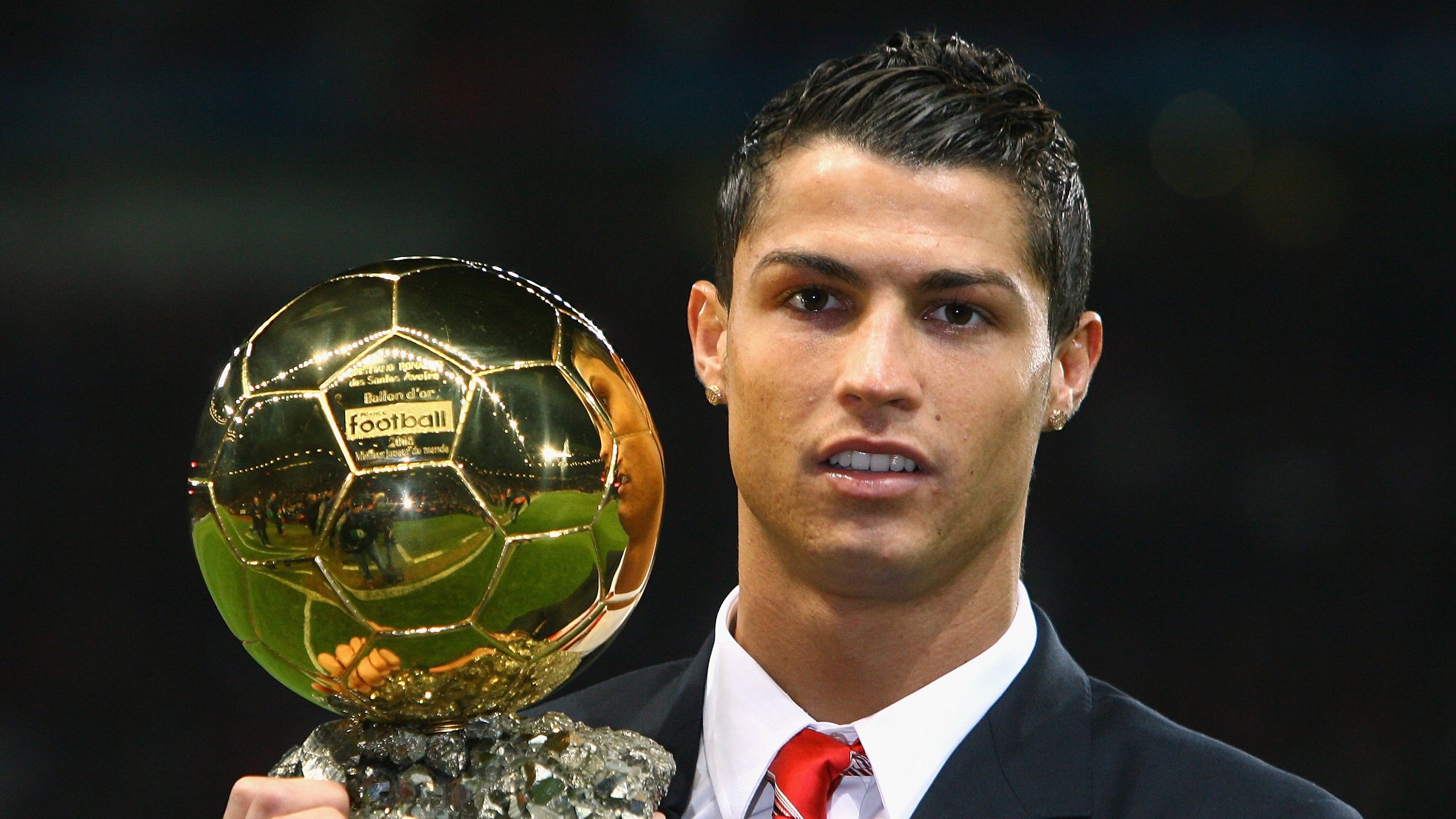 足球运动员公益慈善项目持续推进，传递正能量，中国足球 公益