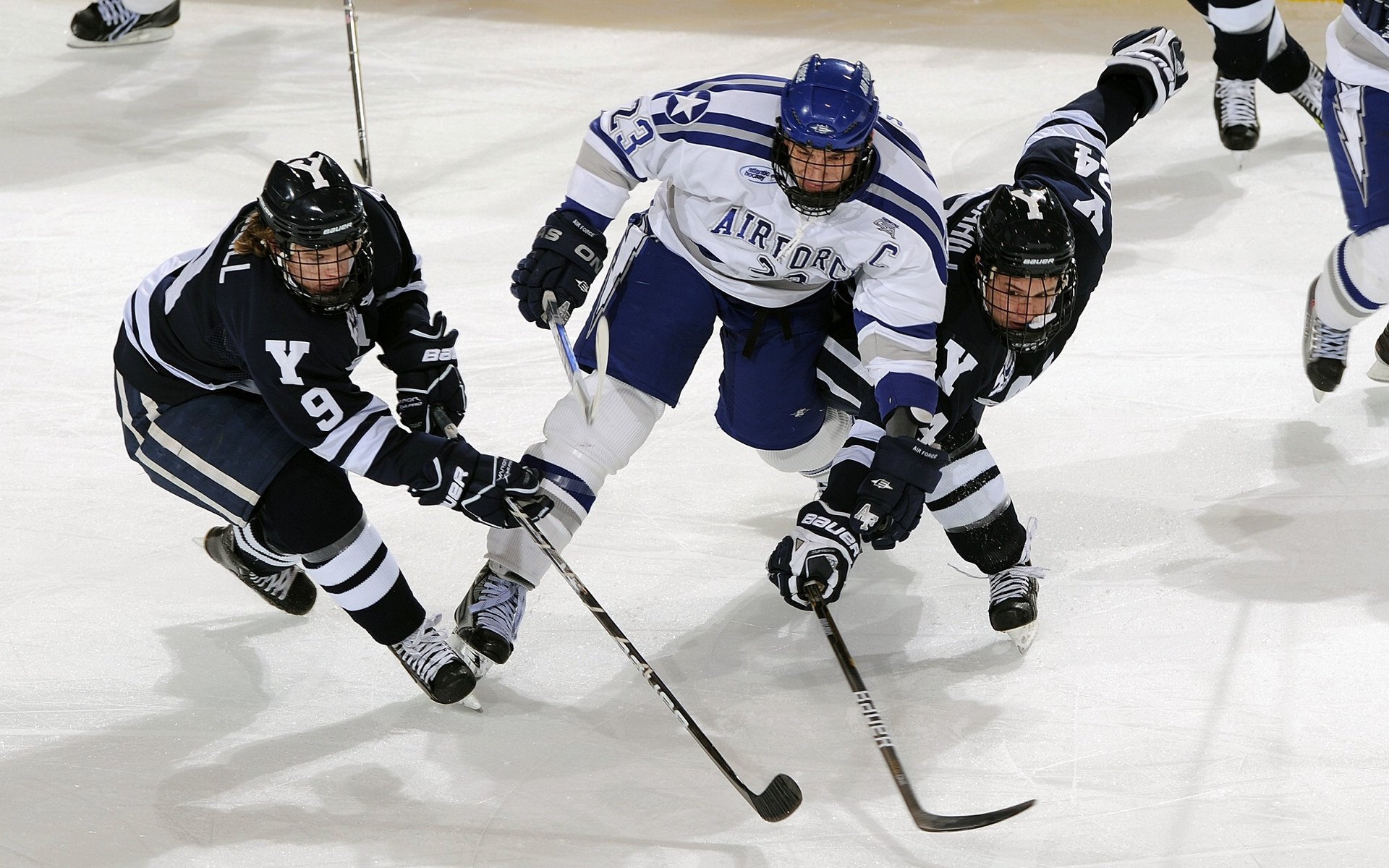 人民币国际化加速推进，上海数字枢纽功能显著，数字化人民币在上海社区试点应用